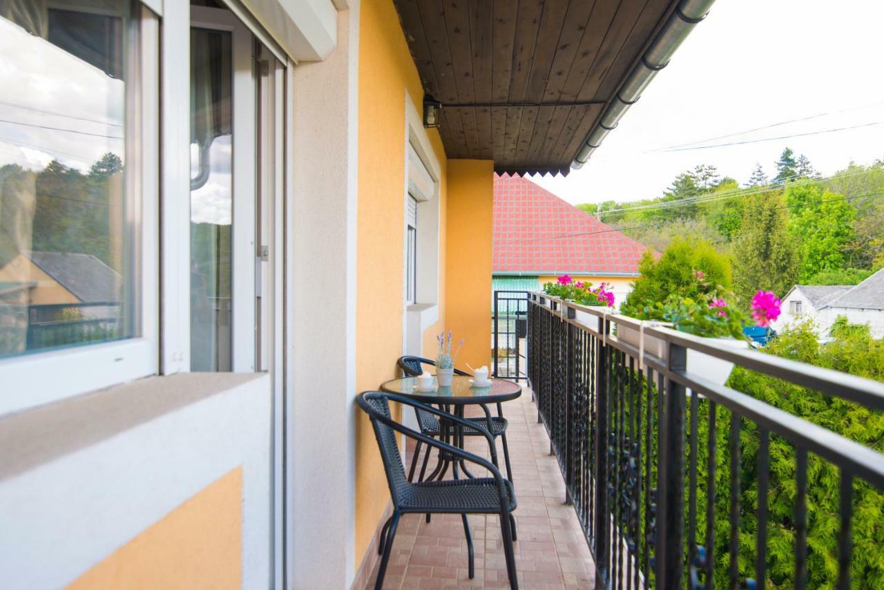 Oeskarszt Apartman Urkut 外观 照片