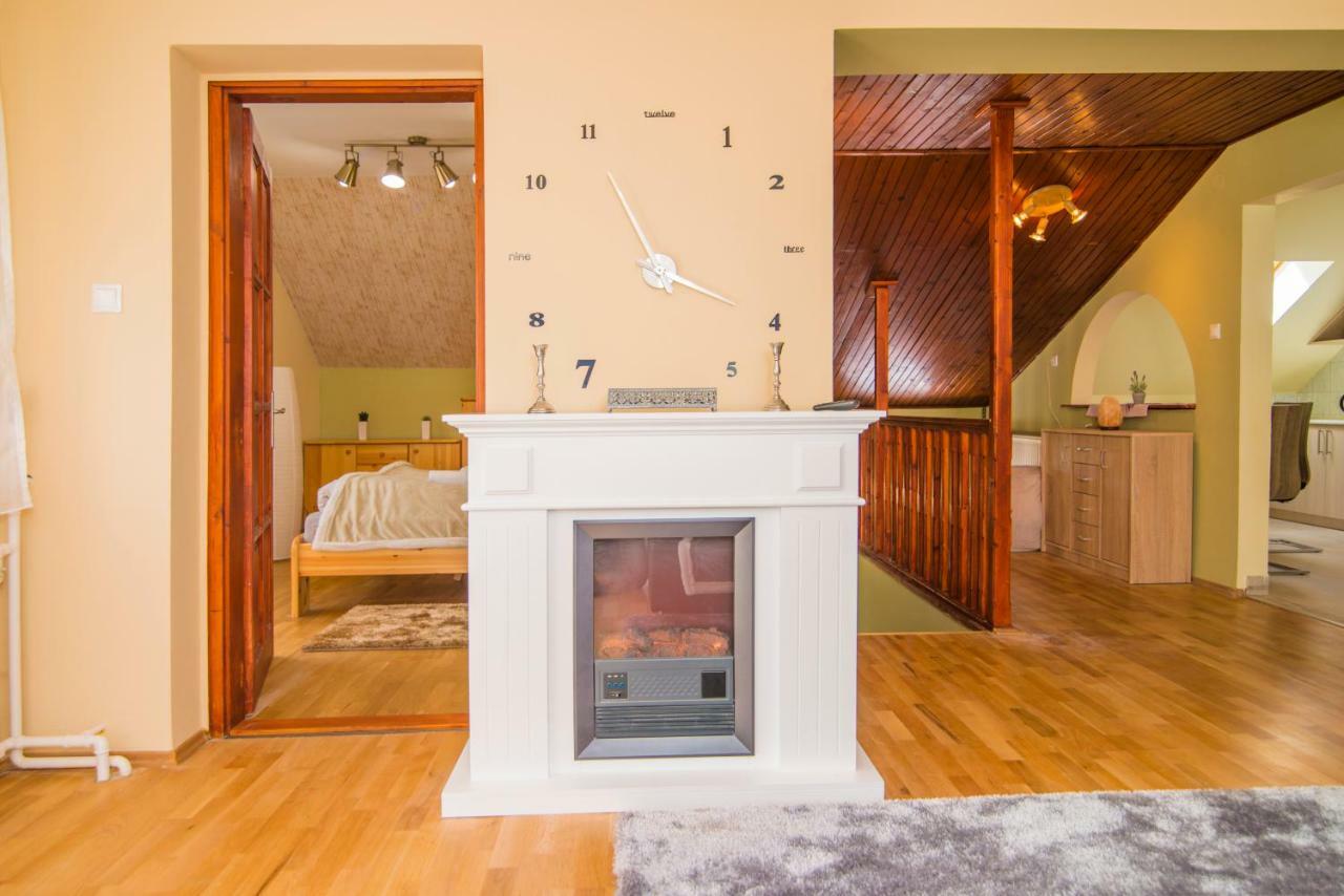 Oeskarszt Apartman Urkut 外观 照片